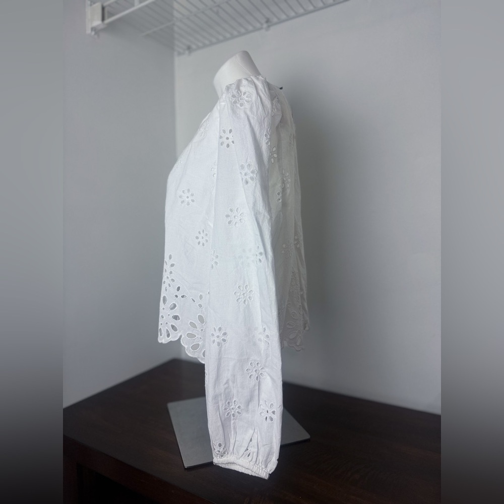 American Eagle White Long Sleeve High Neck Crop with Floral Pattern Cutouts - Picture 4 of 6